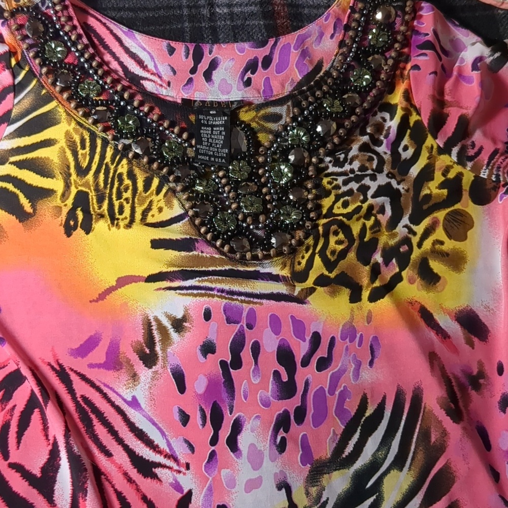 Isabel Vibrant Pink Animal Print Embellished Neck Line Knitted Dress Size Small - Picture 4 of 6